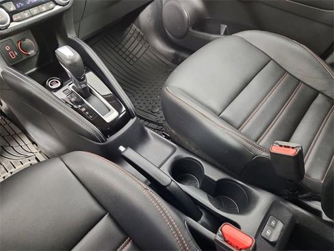 Used 2020 Nissan Kicks SR w/ SR Premium Package image 22