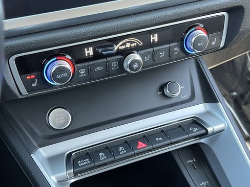 Used 2019 Audi Q3 2.0T Premium w/ Convenience Package image 29