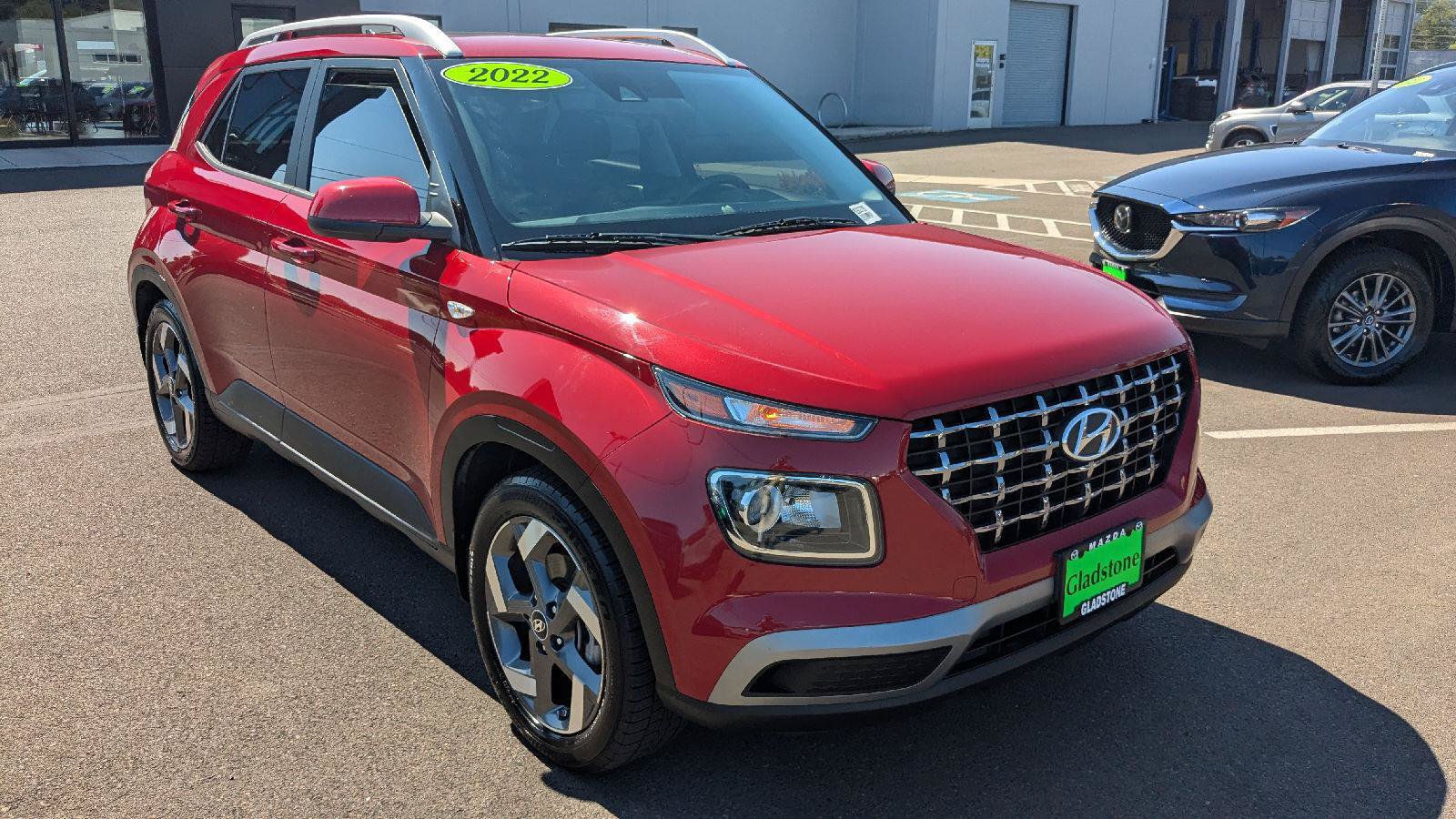 Used 2022 Hyundai Venue SEL FWD image 8
