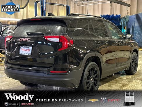 Used 2023 GMC Terrain SLE w/ Elevation Edition image 8
