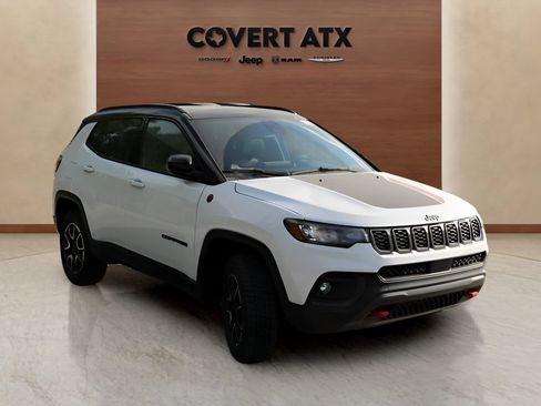 New 2026 Jeep Compass Trailhawk w/ Sun, Sound & Navigation Group AWD/4WD image 6