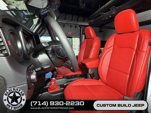 Used 2025 Jeep Wrangler Unlimited Rubicon AWD/4WD image 22