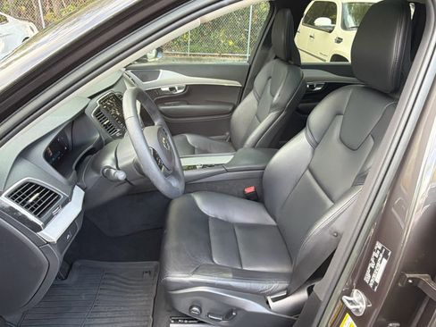 Used 2023 Volvo XC90 B5 Core w/ Protection Package Premier image 29