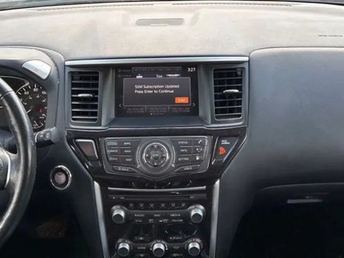Used 2020 Nissan Pathfinder SL AWD/4WD image 11