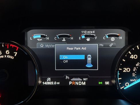 Used 2018 Ford F150 Platinum w/ Equipment Group 701A Luxury image 30