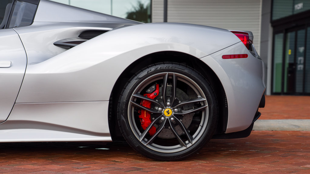 Used 2018 Ferrari 488 Spider RWD image 4