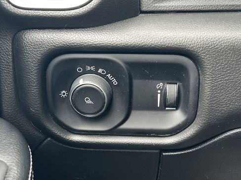 Used 2021 RAM 3500 Big Horn image 14