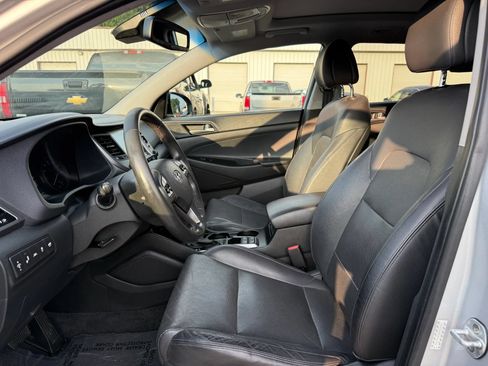 Used 2016 Hyundai Tucson Limited w/ Option Group 03 AWD/4WD image 2