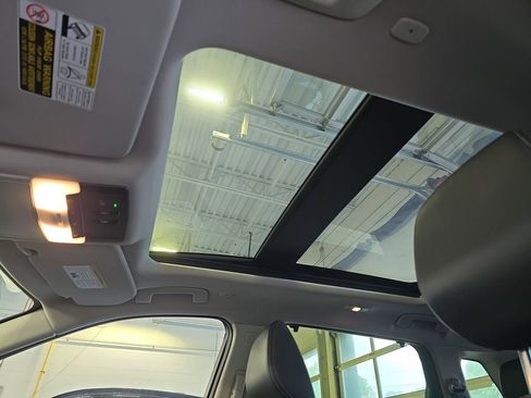 Used 2024 Nissan Rogue Platinum w/ Platinum Premium Package FWD image 32