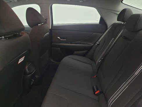 Used 2025 Hyundai Elantra SEL FWD image 18