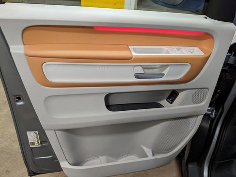 New 2025 Volkswagen ID. Buzz 1st Edition image 9