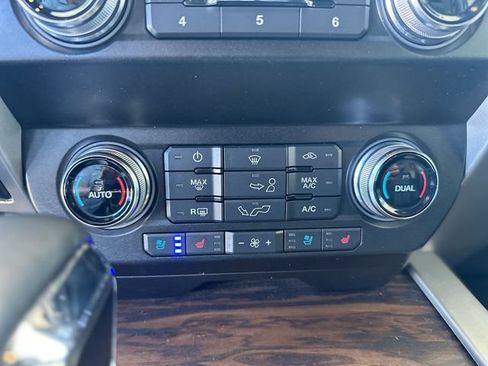 Used 2020 Ford F150 Lariat w/ Equipment Group 502A Luxury AWD/4WD image 20