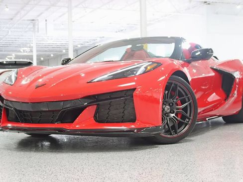 Used 2023 Chevrolet Corvette Z06 RWD image 8