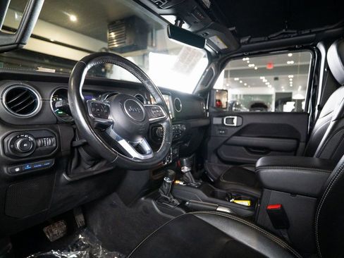 Used 2021 Jeep Wrangler Unlimited Sahara w/ Cold Weather Group image 4