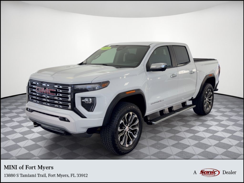 Used 2025 GMC Canyon Denali AWD/4WD image 1
