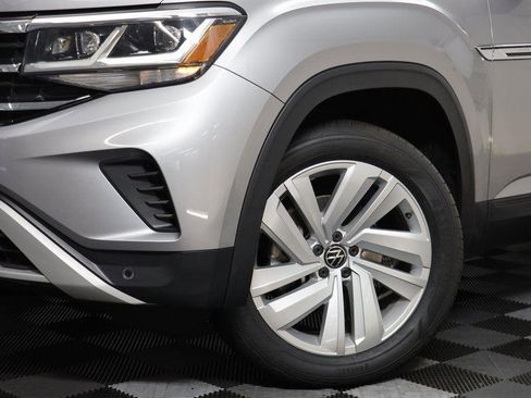 Used 2020 Volkswagen Atlas Cross Sport SE image 3