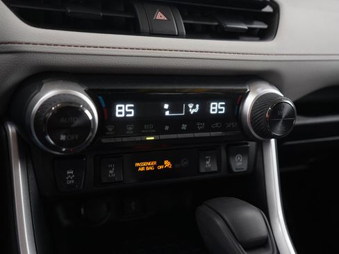 Used 2022 Toyota RAV4 XLE image 22