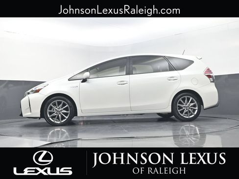 Used 2017 Toyota Prius V Five w/ Advanced Technology Package FWD image 21