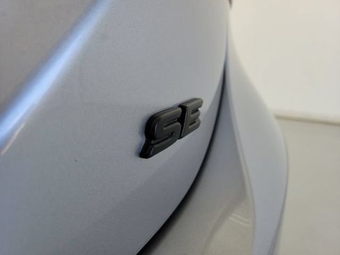 Used 2023 Toyota Camry SE FWD image 8