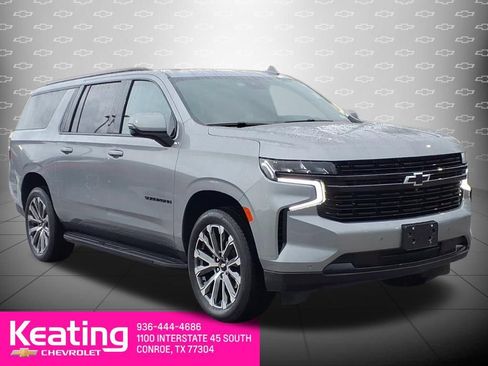 Used 2024 Chevrolet Suburban RST w/ Luxury Package image 3