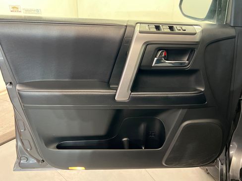 Used 2019 Toyota 4Runner SR5 AWD/4WD image 15