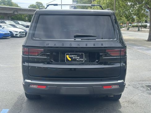 Used 2022 Jeep Wagoneer Series III w/ Premium Group I image 10