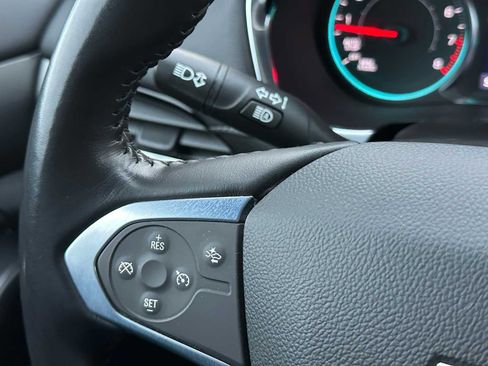 Used 2022 Chevrolet Traverse LT image 35