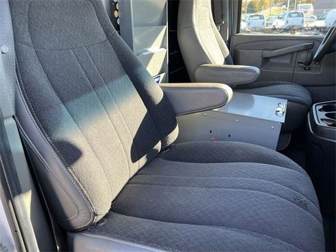 Used 2019 GMC Savana 2500 w/ Driver Convenience Package image 25