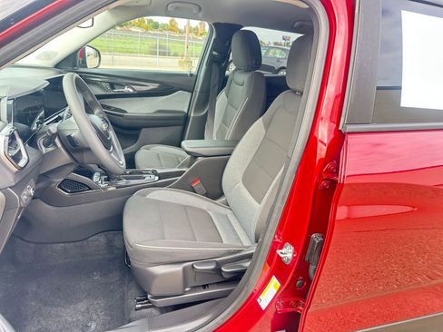 Used 2025 Chevrolet TrailBlazer LT image 36