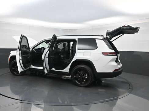 Used 2023 Jeep Grand Cherokee L Laredo AWD/4WD image 41
