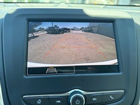 Used 2024 Chevrolet Equinox LS FWD image 18