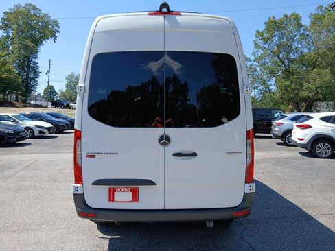 Used 2024 Mercedes-Benz Sprinter 2500 image 7