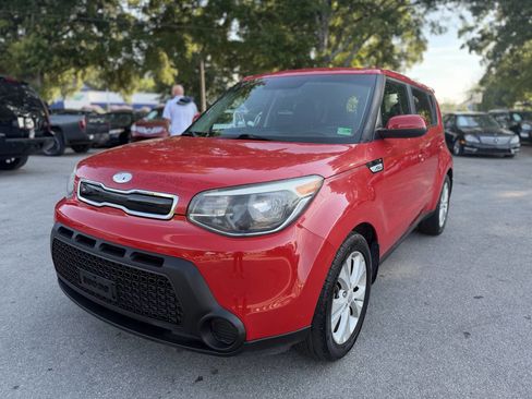 Used 2015 Kia Soul + FWD image 2