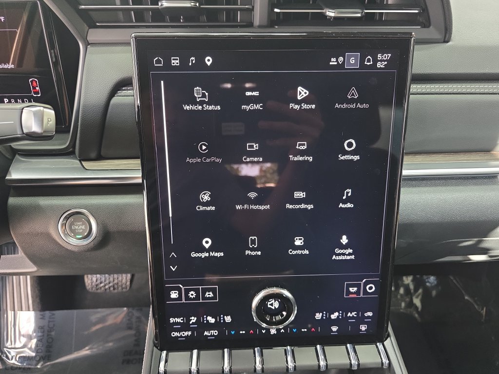New 2027 GMC Terrain Denali w/ LPO, Black Badging Package AWD/4WD image 19