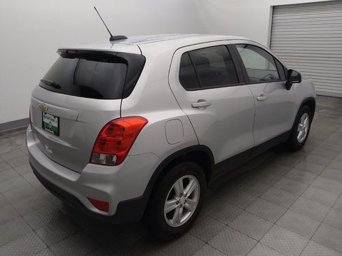 Used 2020 Chevrolet Trax LS w/ Tint and Cruise Package FWD image 9