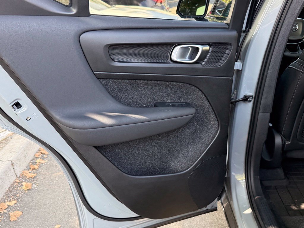 Used 2025 Volvo XC40 B5 Plus w/ Climate Package AWD/4WD image 23