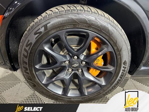 Used 2023 Dodge Durango R/T w/ Hemi Orange Plus Package AWD/4WD image 10