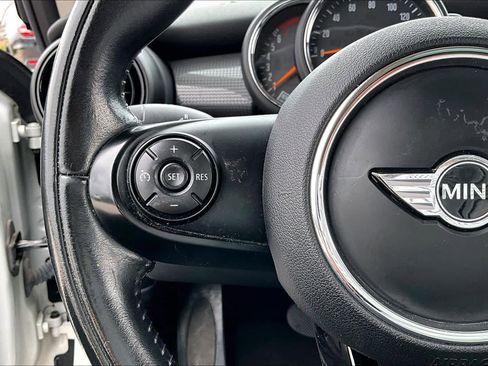 Used 2015 MINI Cooper 2-Door Hardtop image 24