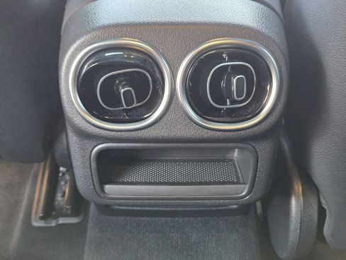 Used 2024 Mercedes-Benz GLC 300 4MATIC image 36