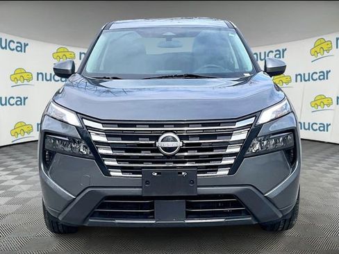 Used 2024 Nissan Rogue SV image 3