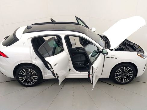Used 2024 Maserati Grecale GT image 30