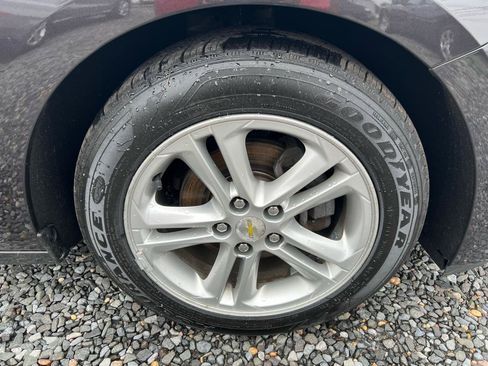Used 2017 Chevrolet Cruze LT FWD image 39