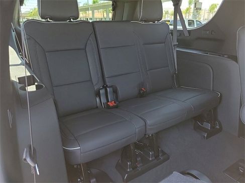 New 2025 Chevrolet Suburban Premier image 21