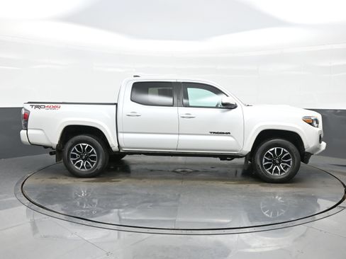 Used 2022 Toyota Tacoma TRD Sport image 7