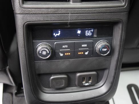 Used 2019 Buick Envision Essence FWD image 40