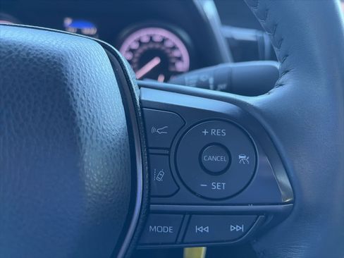 Used 2023 Toyota Camry SE image 19