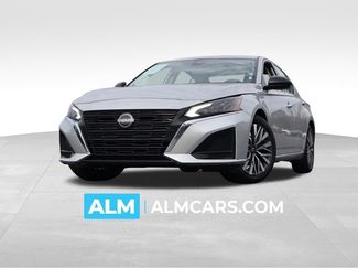 Used 2023 Nissan Altima 2.5 SV image 1