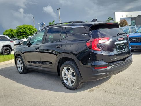 Used 2023 GMC Terrain SLE w/ Driver Convenience Package FWD image 7