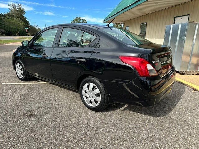 Used 2016 Nissan Versa S FWD image 4