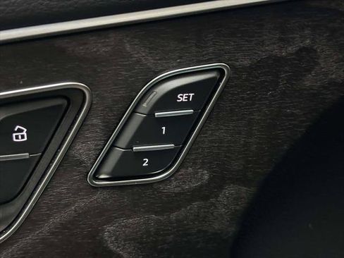 Used 2023 Audi Q8 Premium w/ Convenience Package AWD/4WD image 17